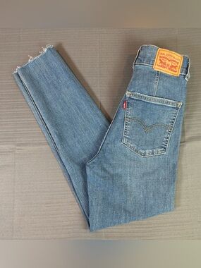 Levi’s Mile High Super Skinny Jeans Womens 26 Light Wash Raw Hem High Rise